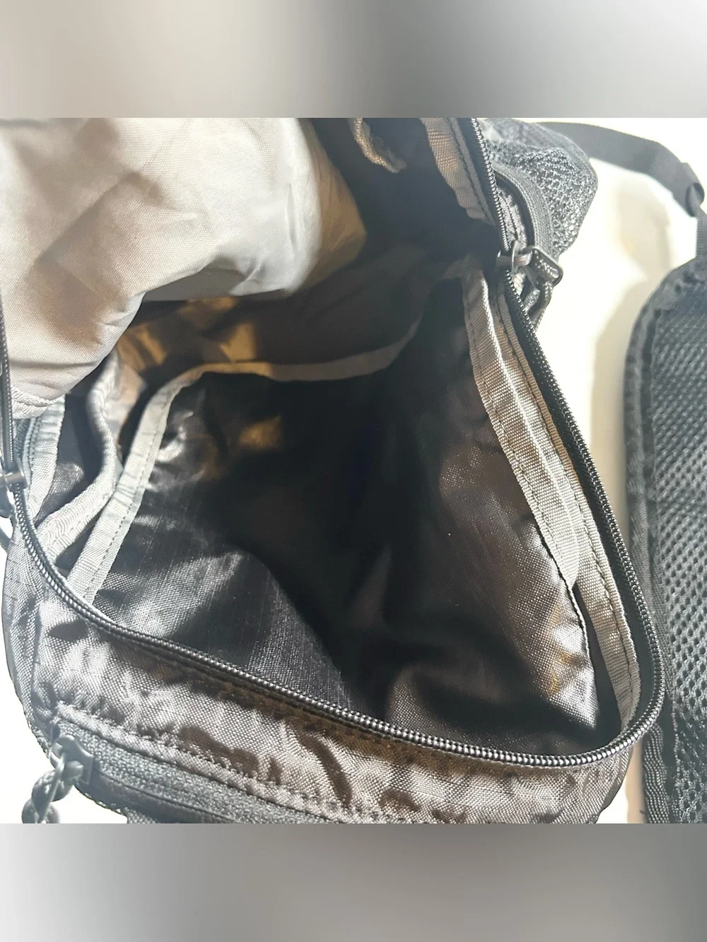 Eddie Bauer Stowaway 10L Sling Pack Bag Backpack
